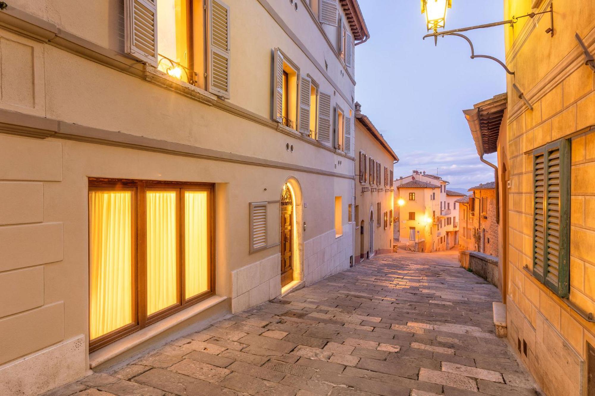 Palazzo Falcinelli Luxury Room In Montepulciano Center With Air Conditioning And Elevator Εξωτερικό φωτογραφία